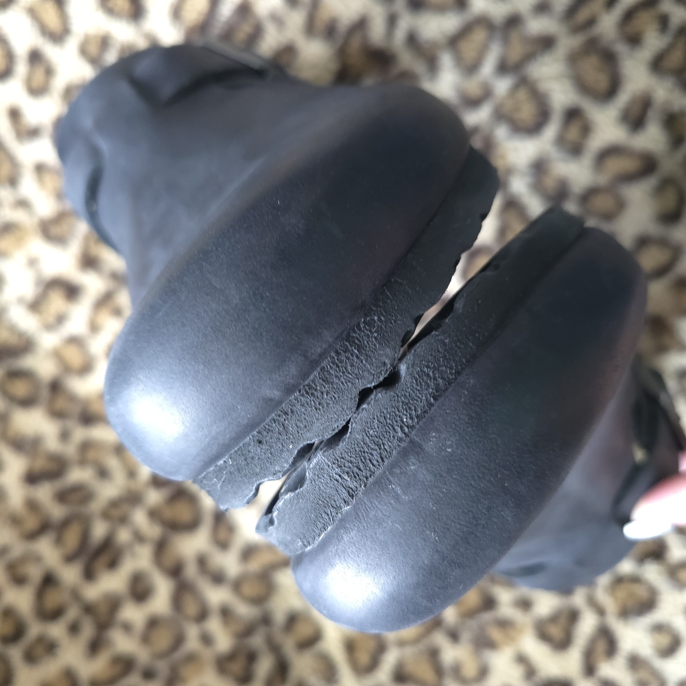 Birkenstock London in Black Leather - Picture 10 of 11